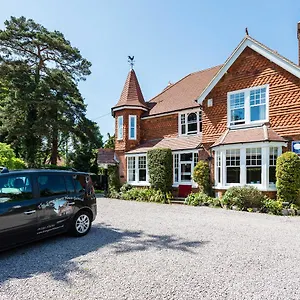 Affittacamere The Lawn Gatwick, Horley